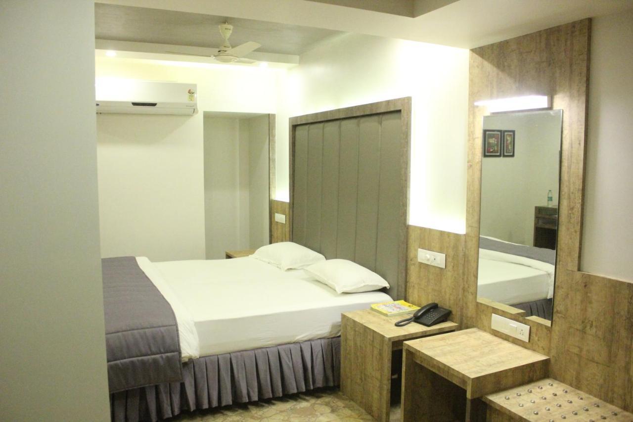 Nimantran Hotel Navi Mumbai Exterior photo