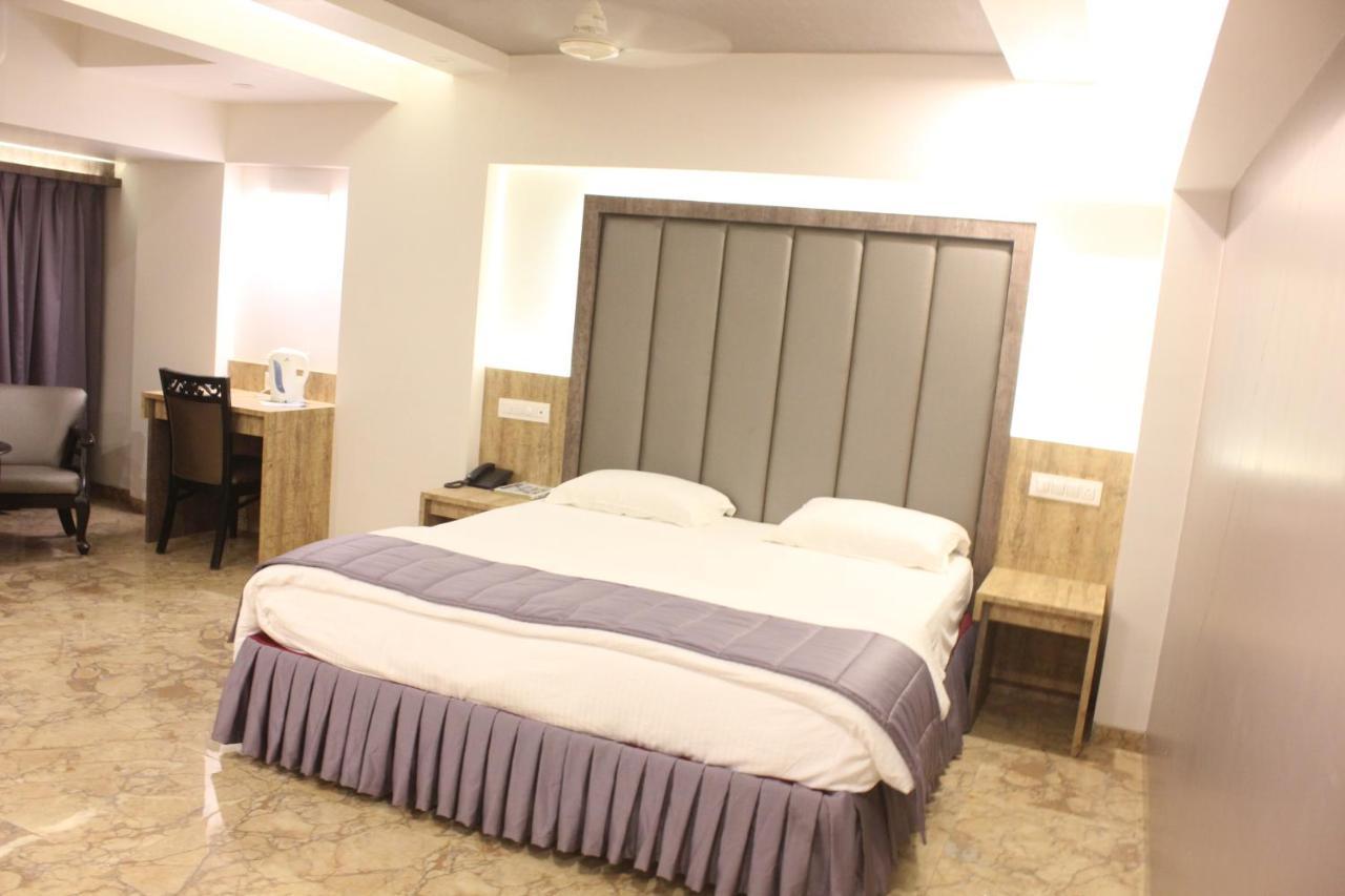 Nimantran Hotel Navi Mumbai Exterior photo