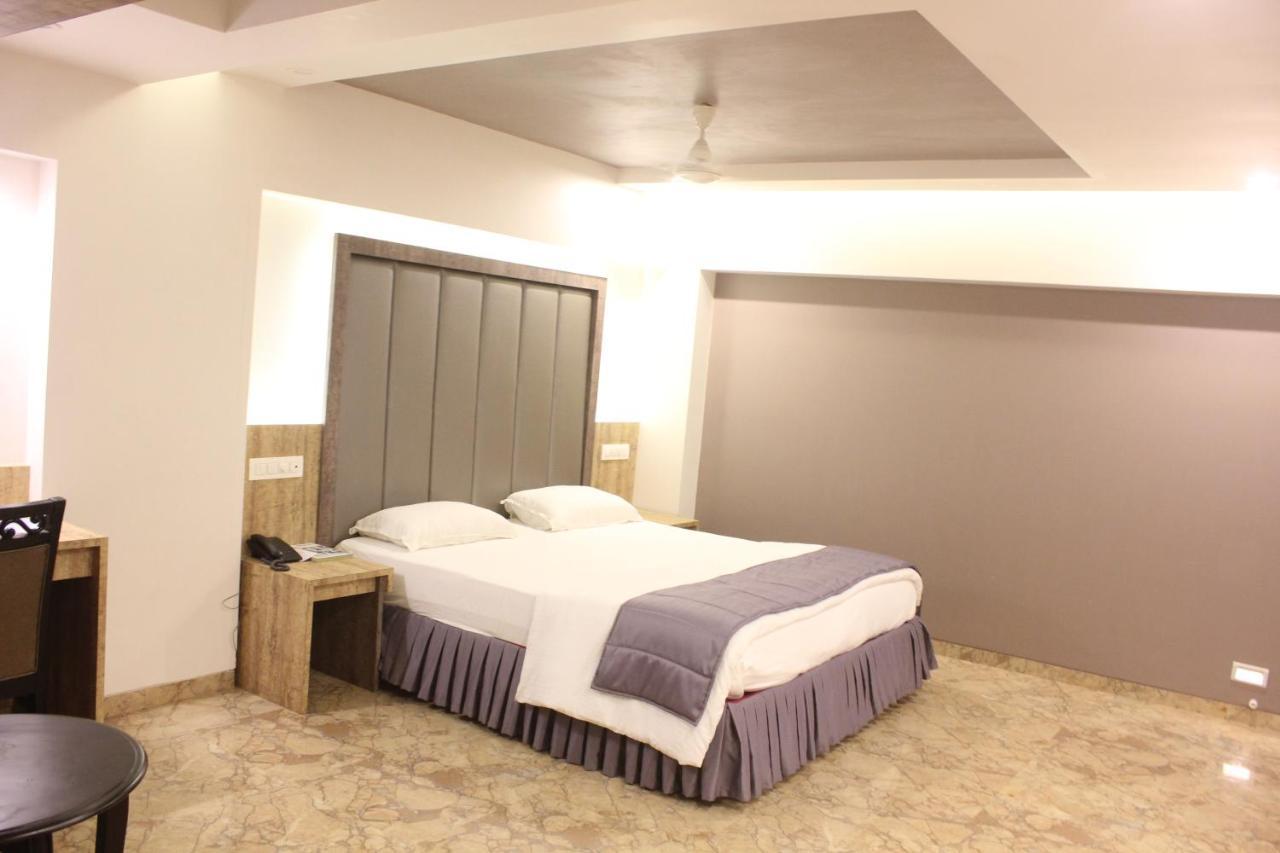 Nimantran Hotel Navi Mumbai Exterior photo