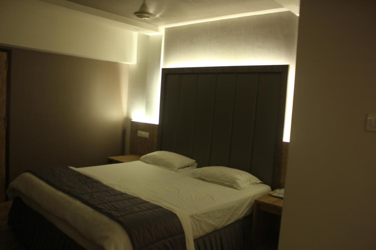 Nimantran Hotel Navi Mumbai Exterior photo