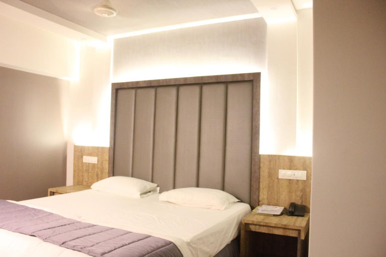 Nimantran Hotel Navi Mumbai Exterior photo